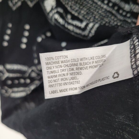 Merona Short Sleeve Shirt Stretch Top Geometric Tribal Black White Size M NWT - Picture 6 of 7